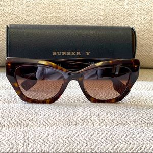 Burberry Sunglasses w/case